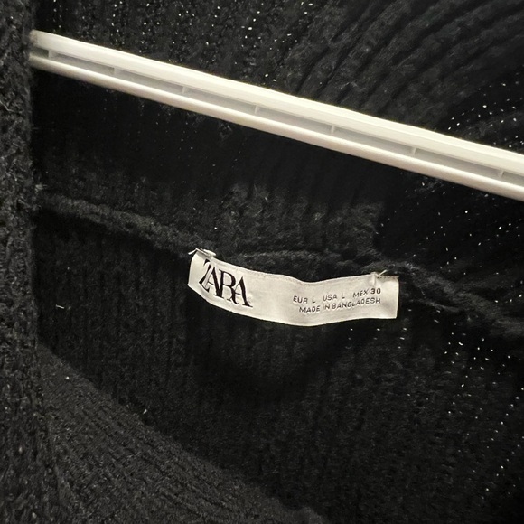 Zara Black Sweater with Ribbed Texture - Picture 3 of 4
